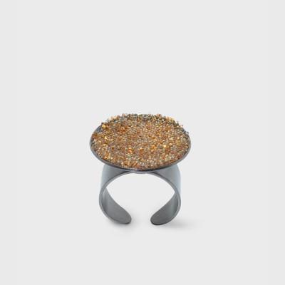 Inel din alamă placată cu gun metal și cristale – creație Katerina Vassou