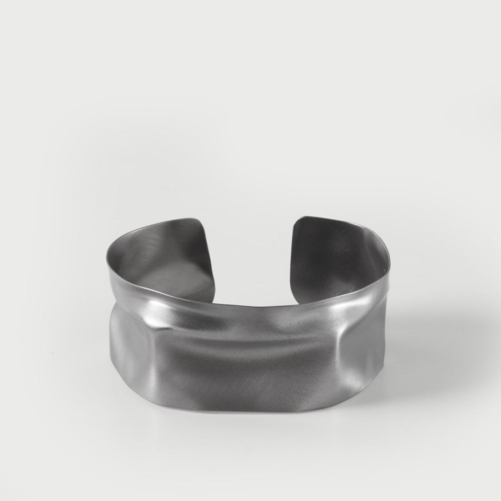 Brățară fixă tip manșetă din gun metal GADISE – Creație Katerina Vassou