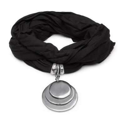 Colier tip eșarfă din jerse negru cu pandantiv din aluminiu reciclat, trei forme rotunde suprapuse – Vestopazzo Italia