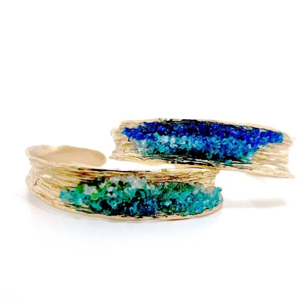 Bratara din alama cu patina argintie si cristale Lapis - creatie Tina Kotsoni