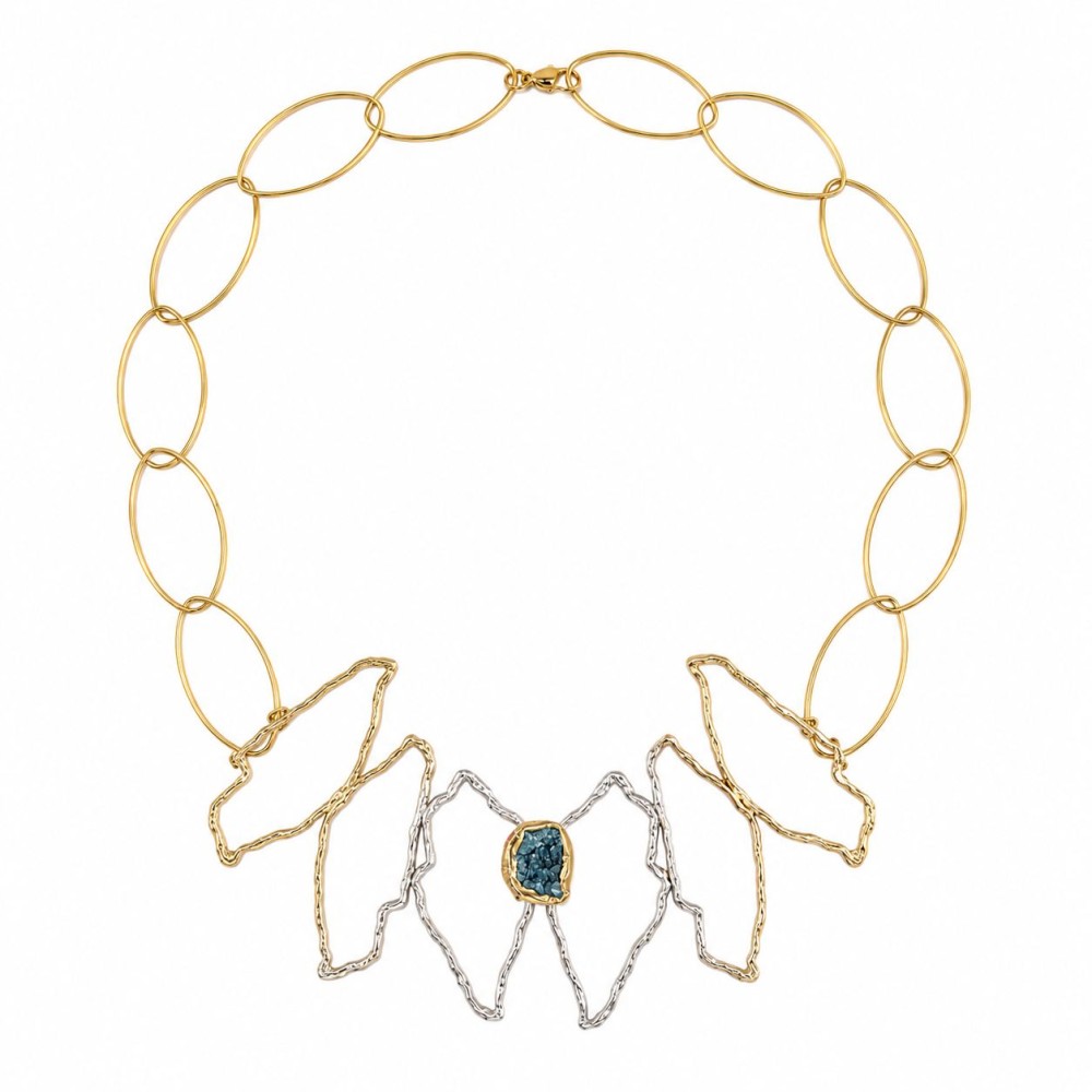Colier Rich Opulence din alama cu patina argintie, geoda mare si cristale ocean – Tina Kotsoni