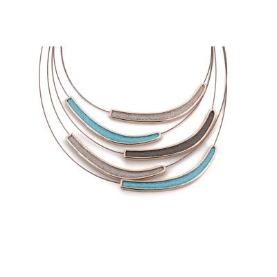 Colier scurt cu cinci fire de oțel și forme alungite din zamac placat cu aur roz – KLK Italia